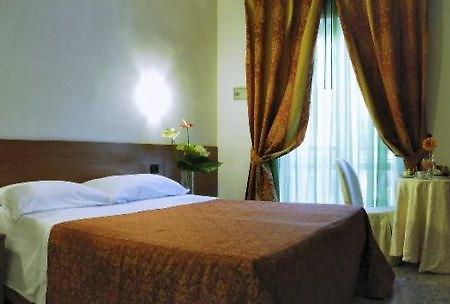 Hotel Villa Giusy Кастелланета-Марина Экстерьер фото