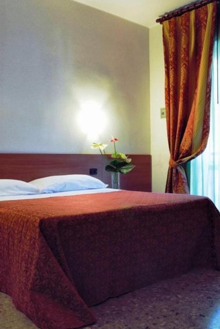 Hotel Villa Giusy Кастелланета-Марина Экстерьер фото