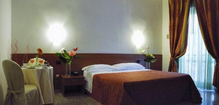 Hotel Villa Giusy Кастелланета-Марина Экстерьер фото