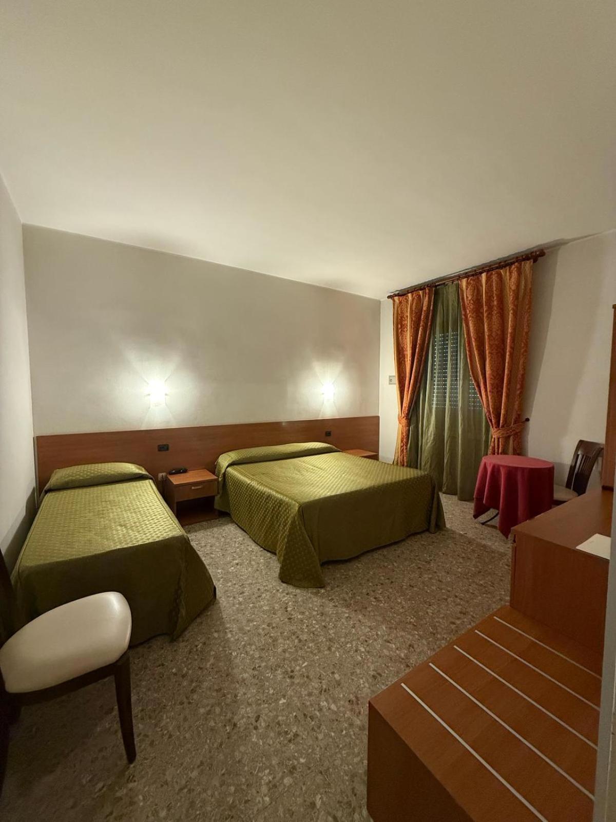 Hotel Villa Giusy Кастелланета-Марина Экстерьер фото
